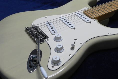 highway 1 stratocaster review.